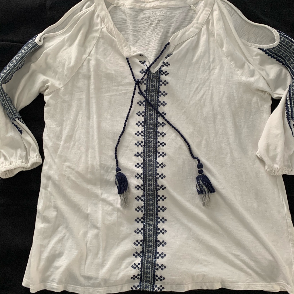 Chico’s Cold Shoulder Top Size 2